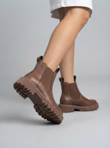 Remy Genuine Leather Chelsea Boots | Women's Winter Footwear
